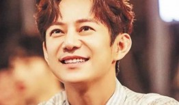 何炅最新爆料辟谣事件,揭秘娱乐圈谣言真相